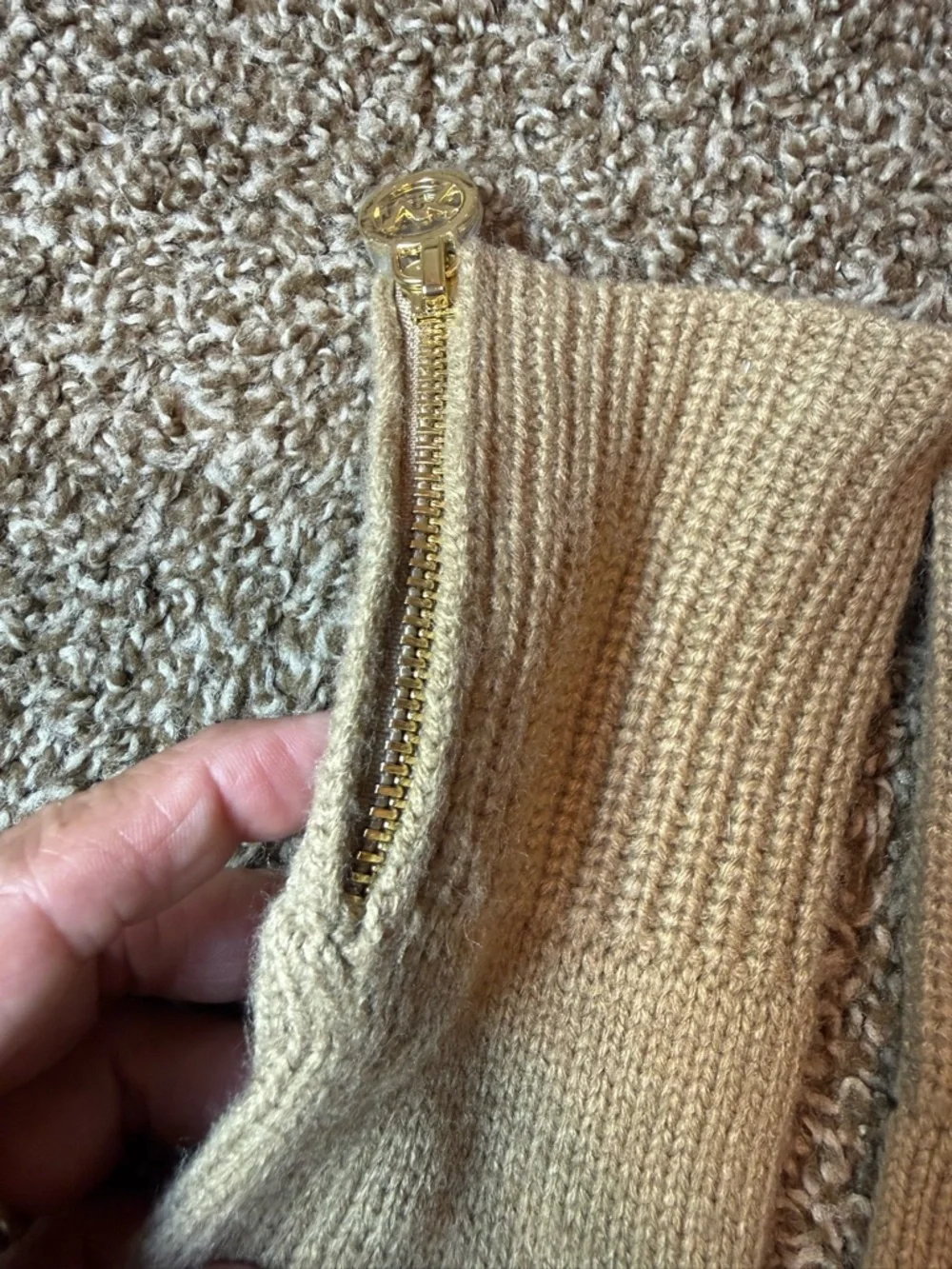 NWOT Michael Kors Women’s Classic Knit Long Cuff Gloves in Beige